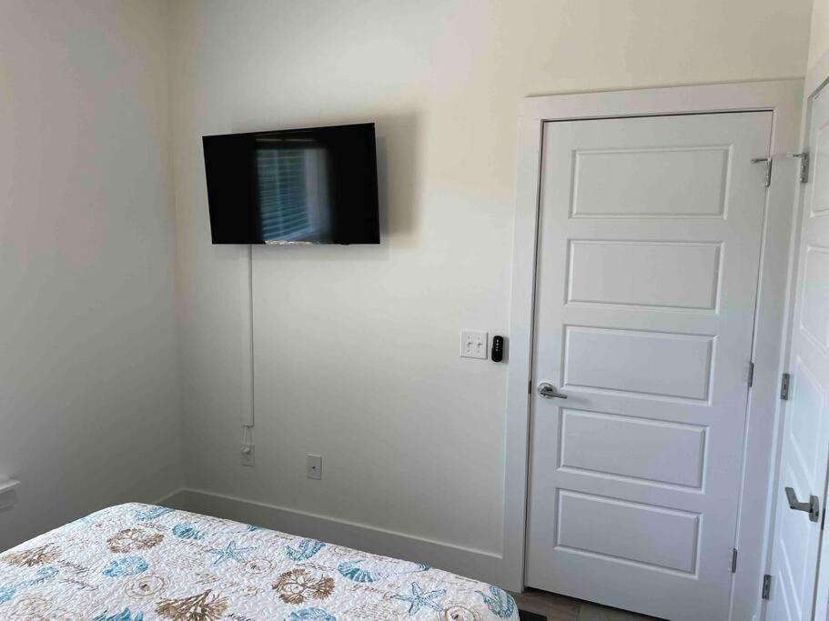 Charming 1 Bedroom Cottage Close To Dtown Nas Bchs Pensacola Exterior foto