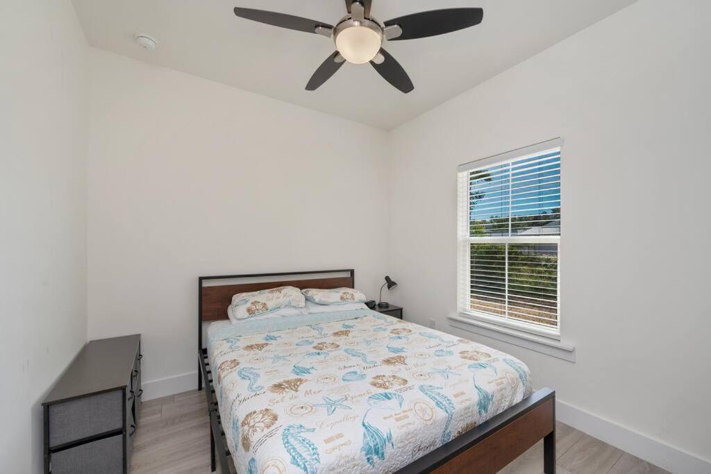 Charming 1 Bedroom Cottage Close To Dtown Nas Bchs Pensacola Exterior foto